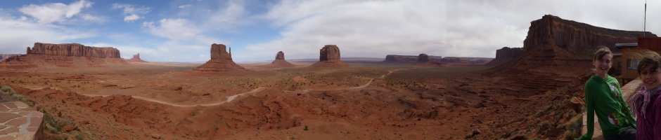 Panorama depuis la terrase du centre d'information de Monument Valley
